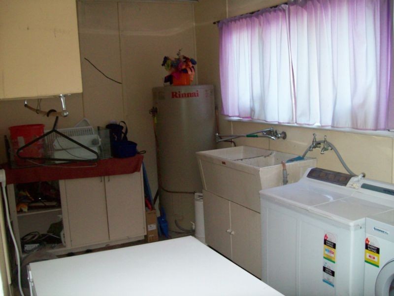 42 Lloyd George Street, Eastern Heights QLD 4305