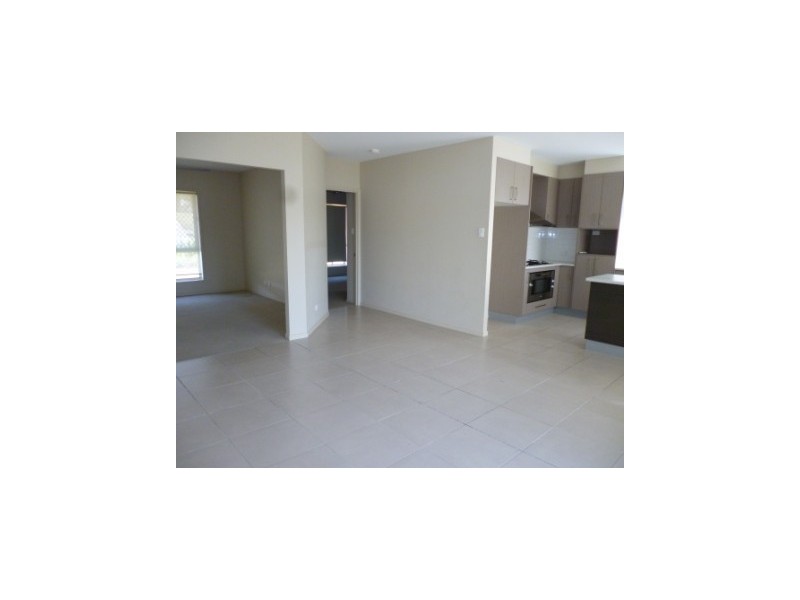 35 Eric Drive, Blackstone QLD 4304