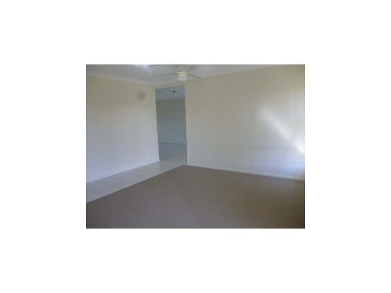 3 Iris Court, Yamanto QLD 4305