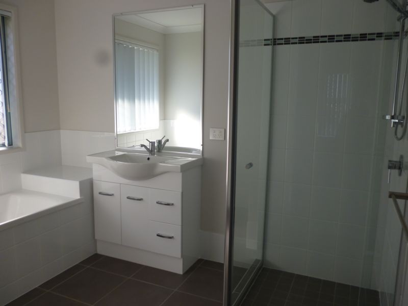 10 Iris Court, Yamanto QLD 4305