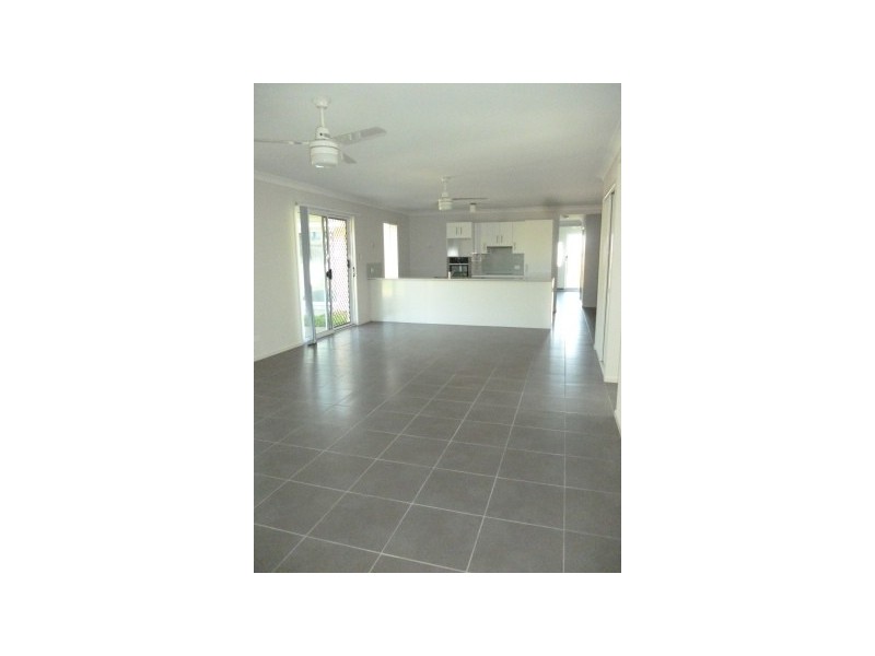 10 Iris Court, Yamanto QLD 4305