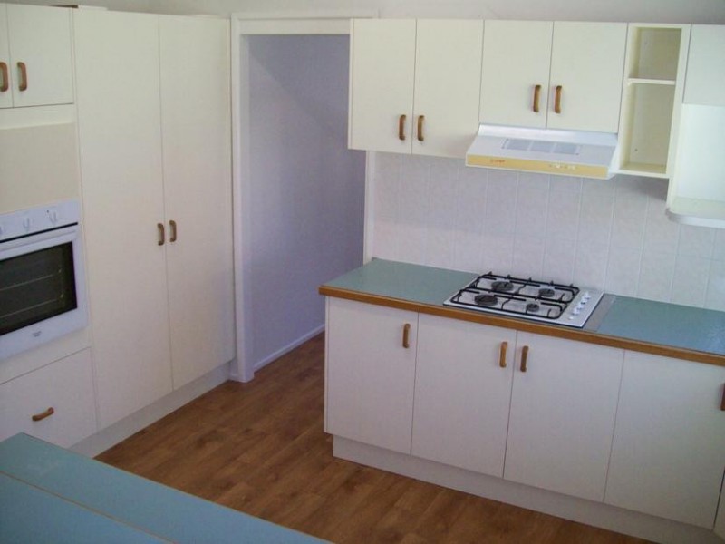 19 Edith Drive, North Ipswich QLD 4305