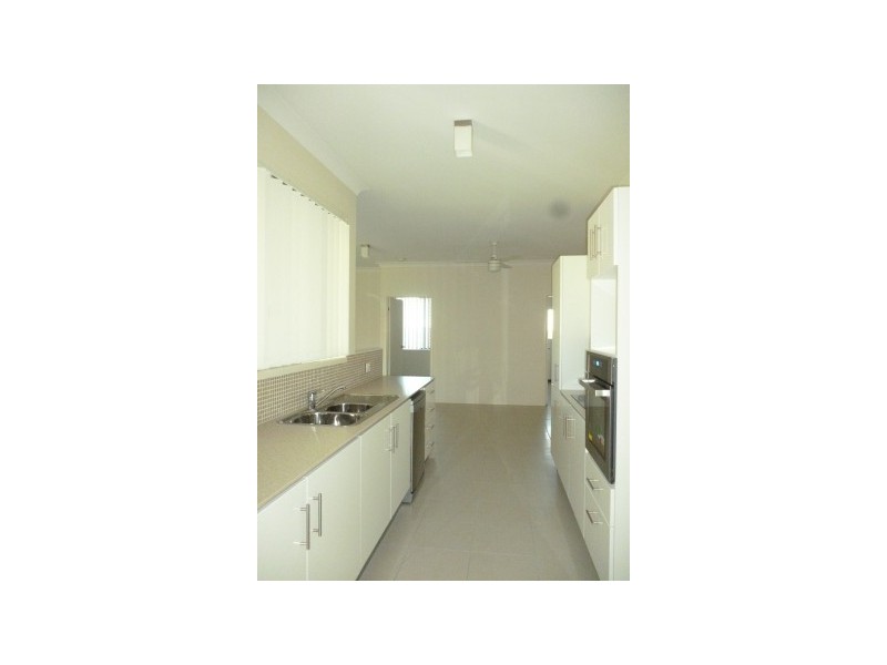 32 Tulip Street, Yamanto QLD 4305