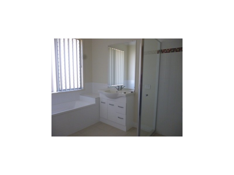 32 Tulip Street, Yamanto QLD 4305