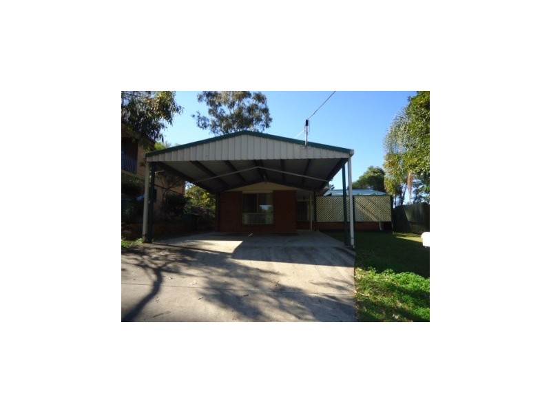 8 Naomai Street, Bundamba QLD 4304