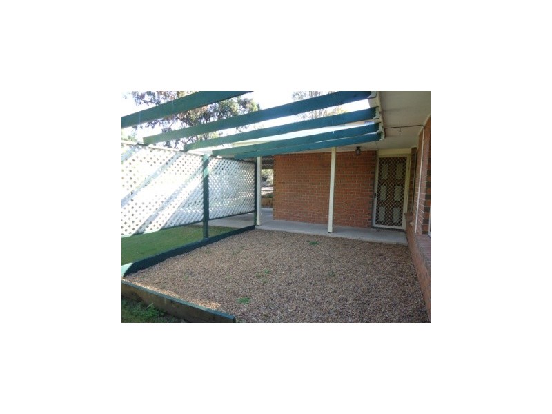 8 Naomai Street, Bundamba QLD 4304