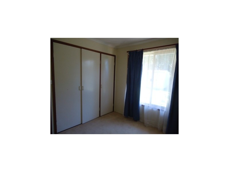 8 Naomai Street, Bundamba QLD 4304