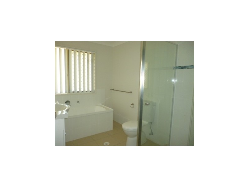 12 Bowen Place, Blackstone QLD 4304