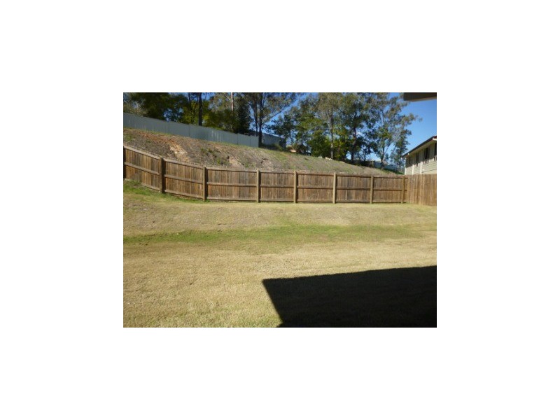 12 Bowen Place, Blackstone QLD 4304