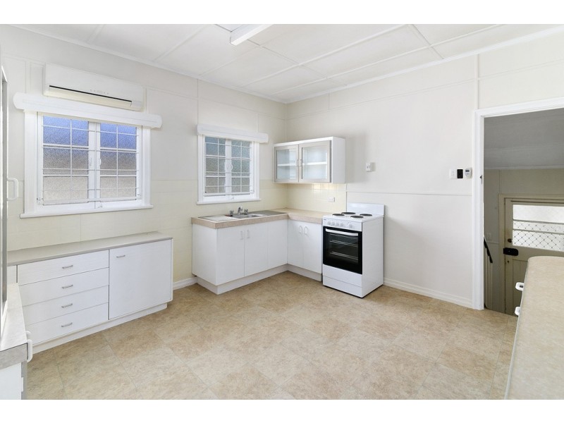 38 Alexandra Street, North Booval QLD 4304