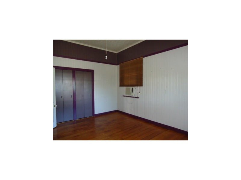 20 Walsh, Newtown QLD 4305