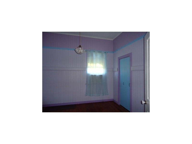 20 Walsh, Newtown QLD 4305