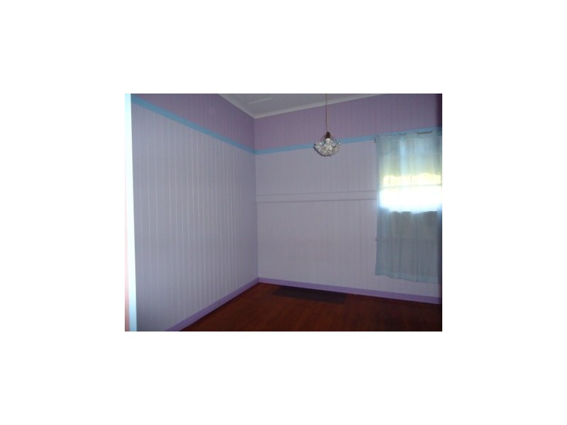 20 Walsh, Newtown QLD 4305