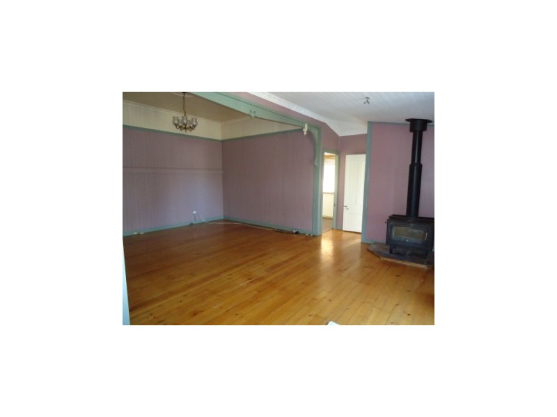 20 Walsh, Newtown QLD 4305