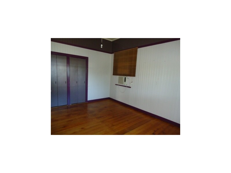 20 Walsh, Newtown QLD 4305