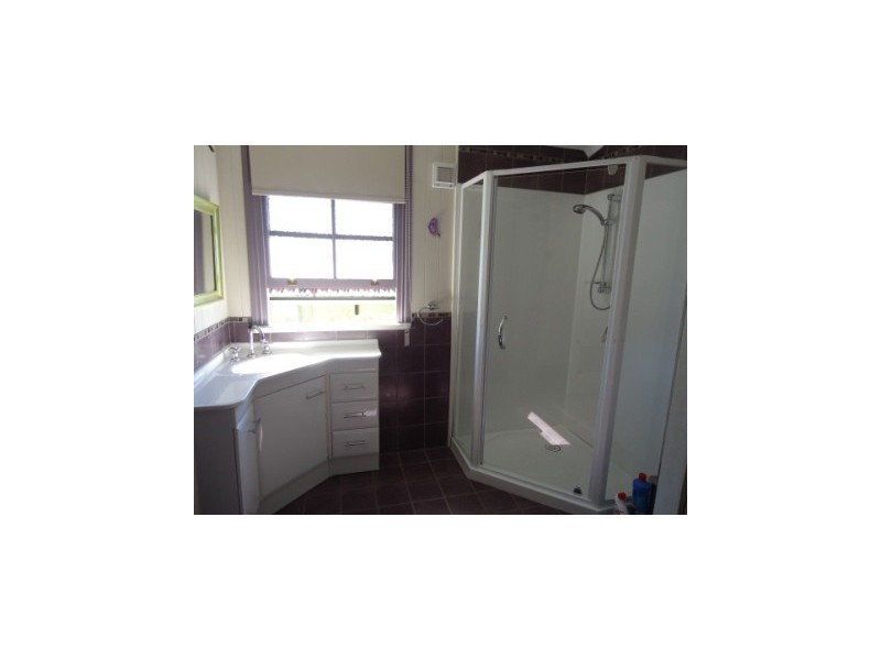 20 Walsh, Newtown QLD 4305