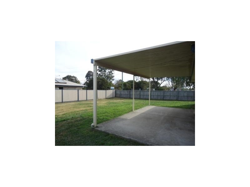 1 Colonial Court, Raceview QLD 4305