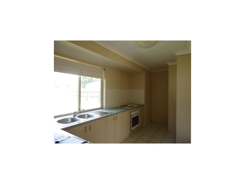 2 Morris Street, Flinders View QLD 4305