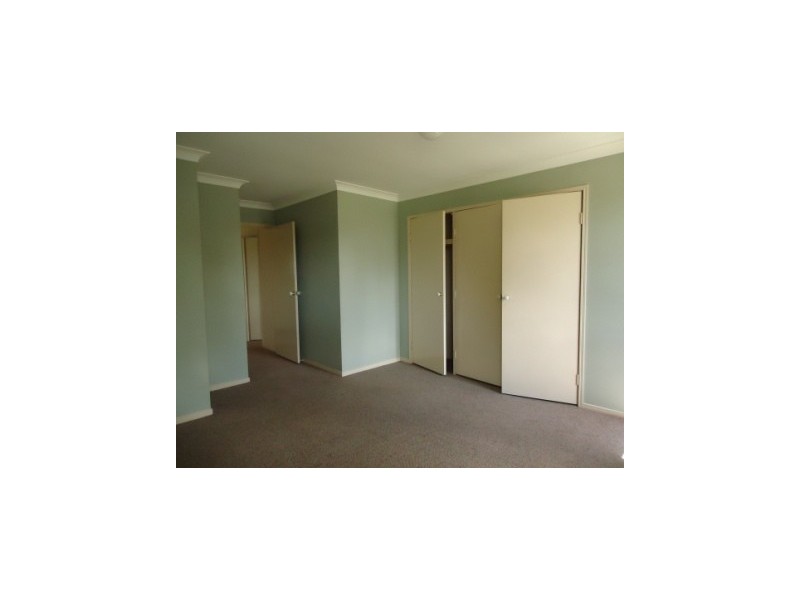 2 Morris Street, Flinders View QLD 4305