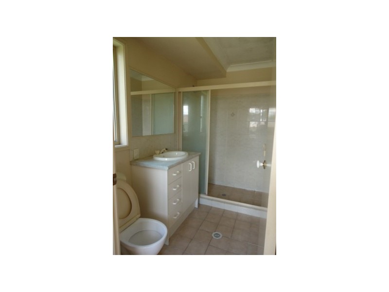 2 Morris Street, Flinders View QLD 4305
