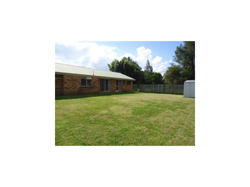 2 Morris Street, Flinders View QLD 4305