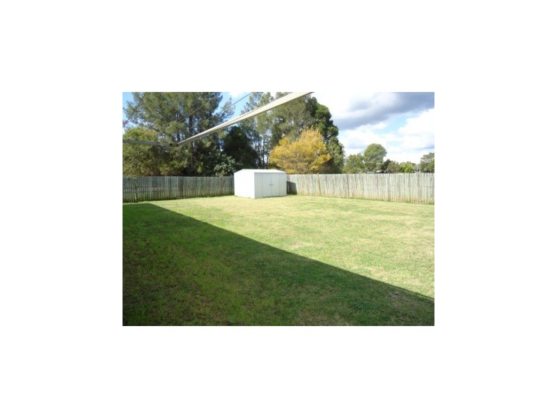 2 Morris Street, Flinders View QLD 4305