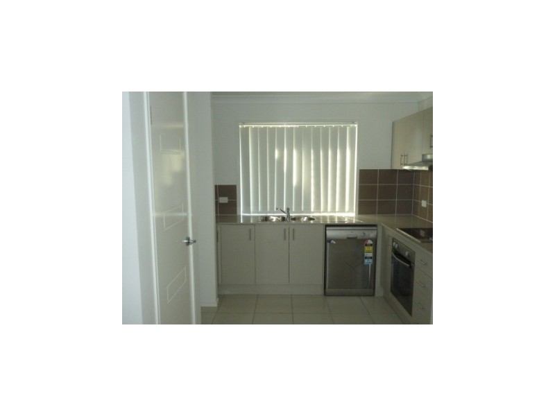 1/12 Nike Ct, Wulkuraka QLD 4305