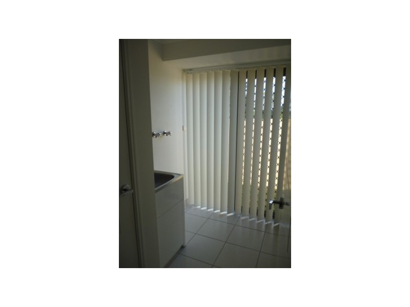 1/12 Nike Ct, Wulkuraka QLD 4305