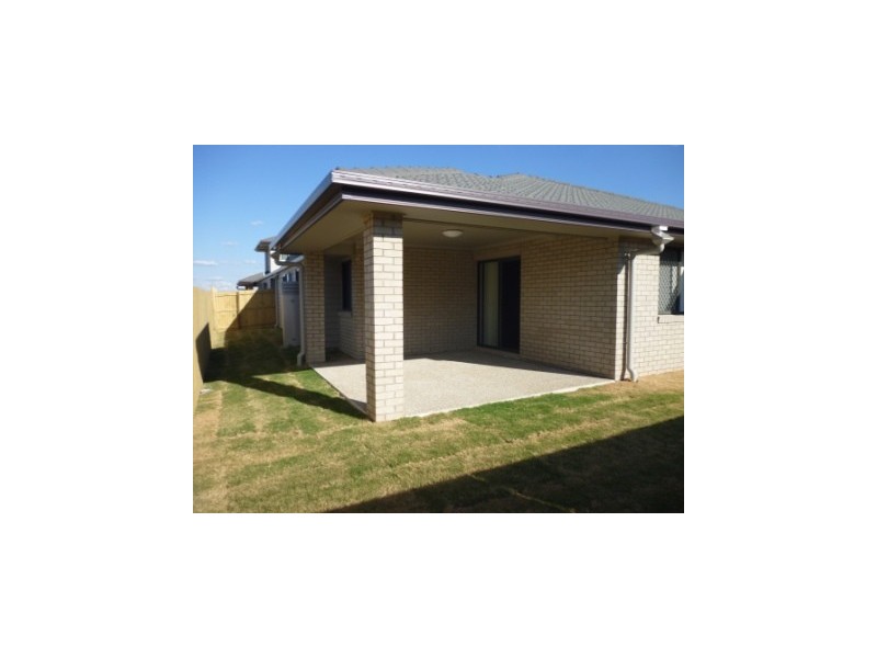 1/12 Nike Ct, Wulkuraka QLD 4305