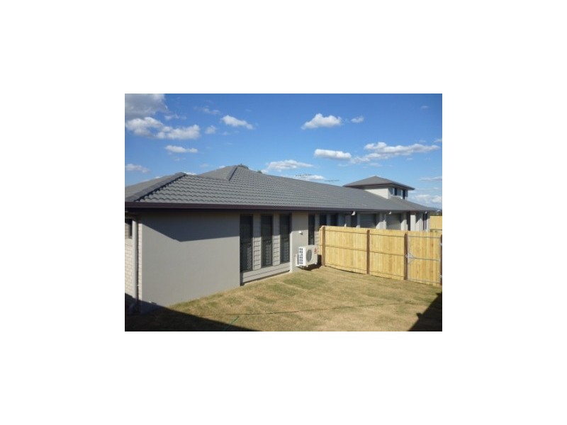 1/12 Nike Ct, Wulkuraka QLD 4305