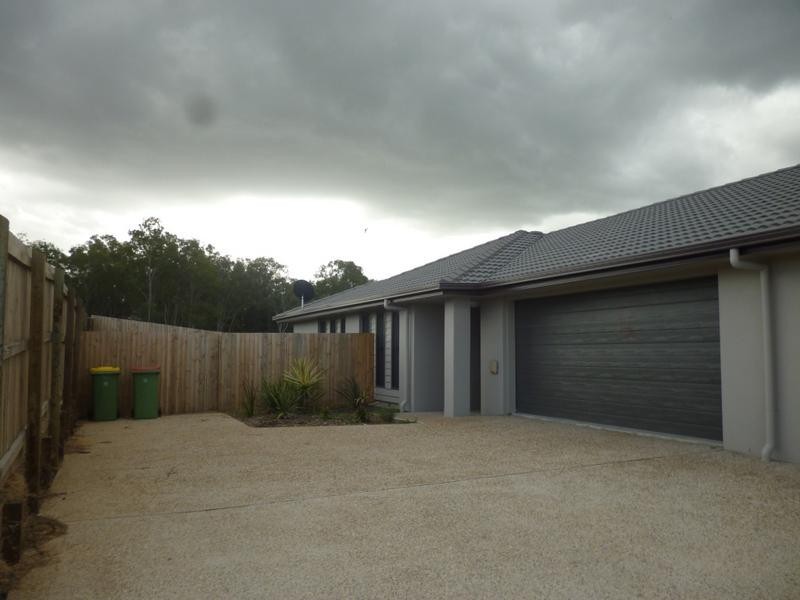 1/12 Nike Ct, Wulkuraka QLD 4305