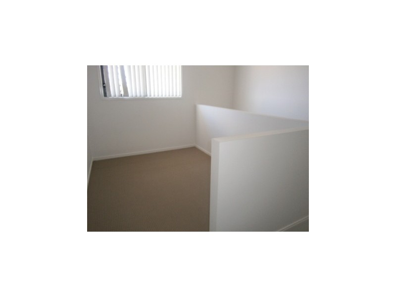 2/12 Nike Court, Wulkuraka QLD 4305