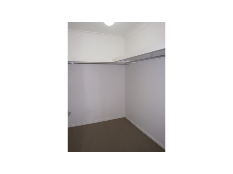 2/12 Nike Court, Wulkuraka QLD 4305