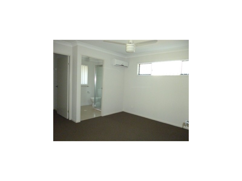 10 Bowen Place, Blackstone QLD 4304