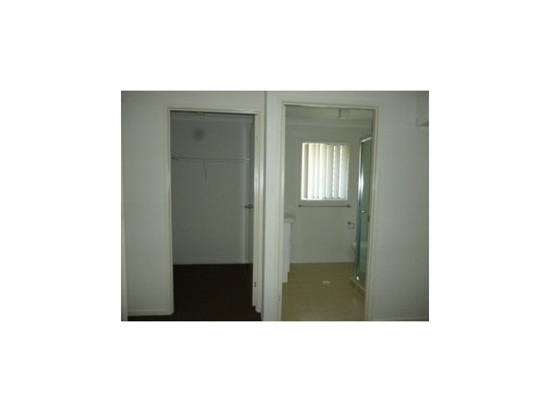 10 Bowen Place, Blackstone QLD 4304