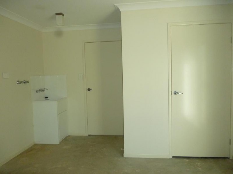 94 High Street, Blackstone QLD 4304