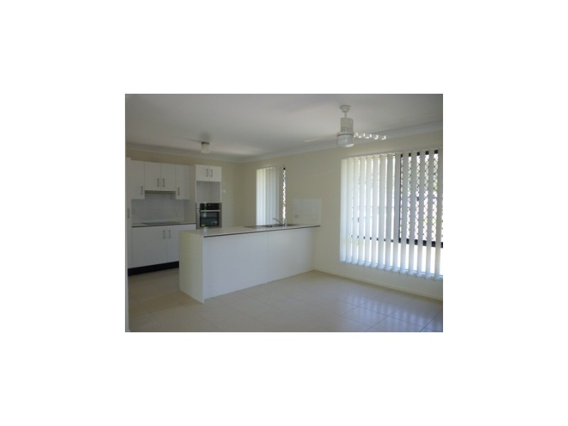94 High Street, Blackstone QLD 4304