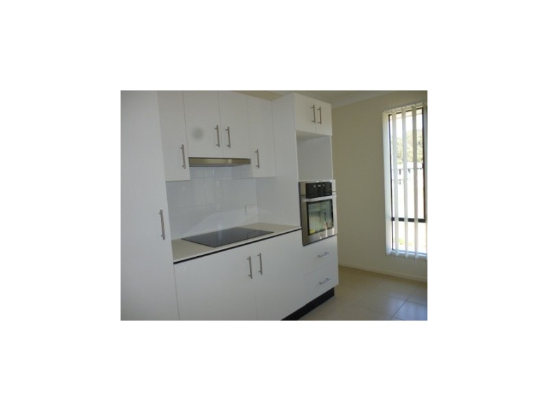 94 High Street, Blackstone QLD 4304