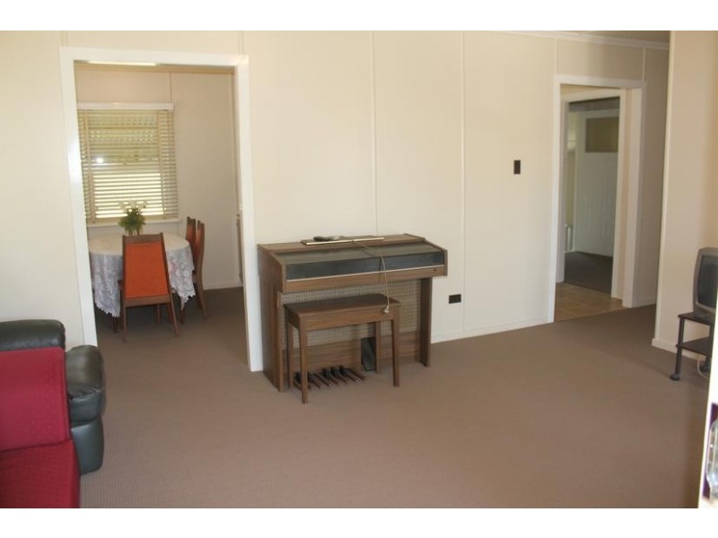 39 Grange Road, Eastern Heights QLD 4305