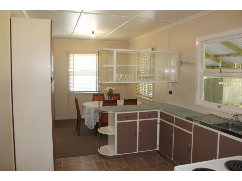 39 Grange Road, Eastern Heights QLD 4305