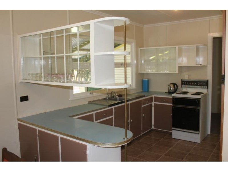 39 Grange Road, Eastern Heights QLD 4305