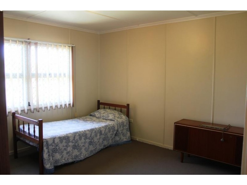 39 Grange Road, Eastern Heights QLD 4305