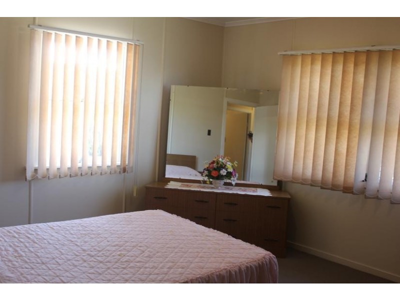 39 Grange Road, Eastern Heights QLD 4305