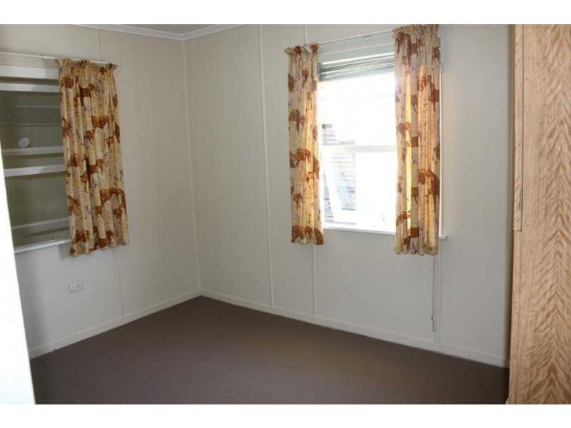 39 Grange Road, Eastern Heights QLD 4305