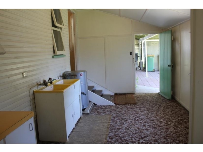 39 Grange Road, Eastern Heights QLD 4305
