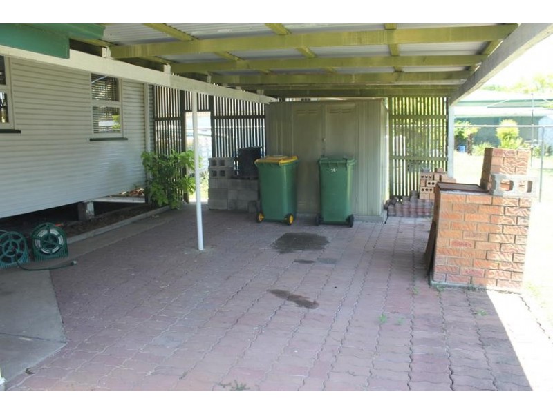 39 Grange Road, Eastern Heights QLD 4305