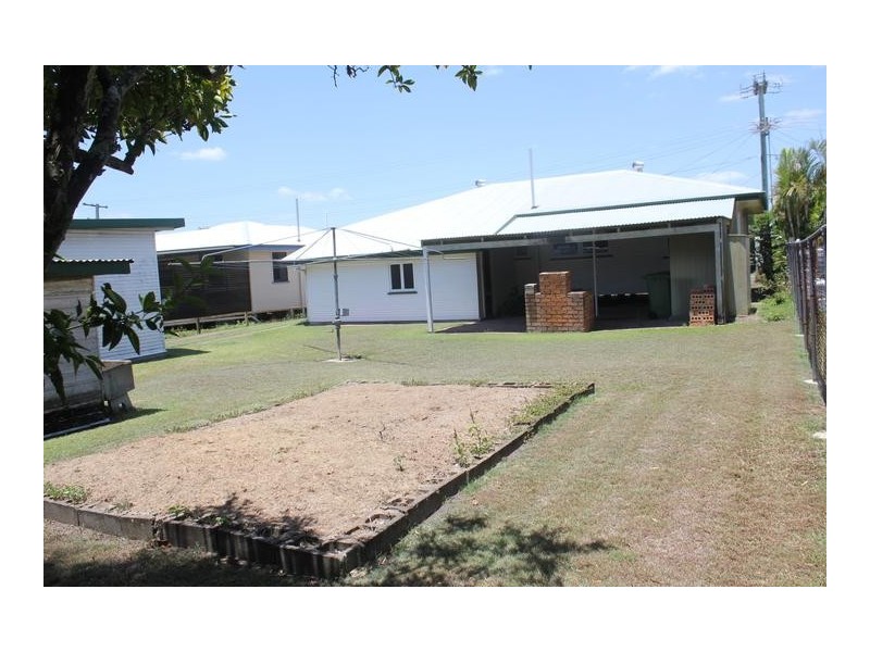 39 Grange Road, Eastern Heights QLD 4305