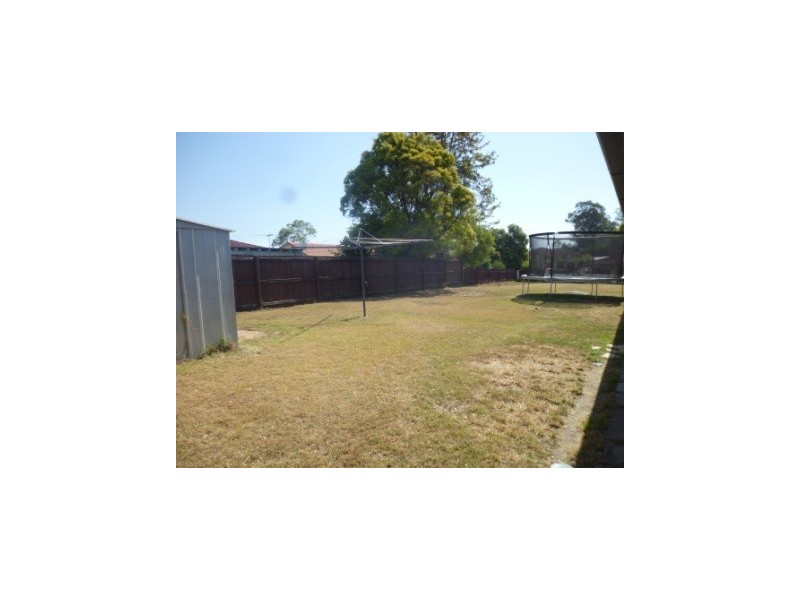 5 Barret Street, Flinders View QLD 4305