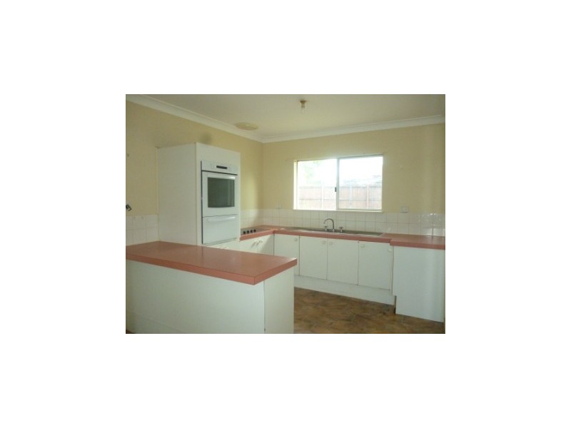 5 Barret Street, Flinders View QLD 4305