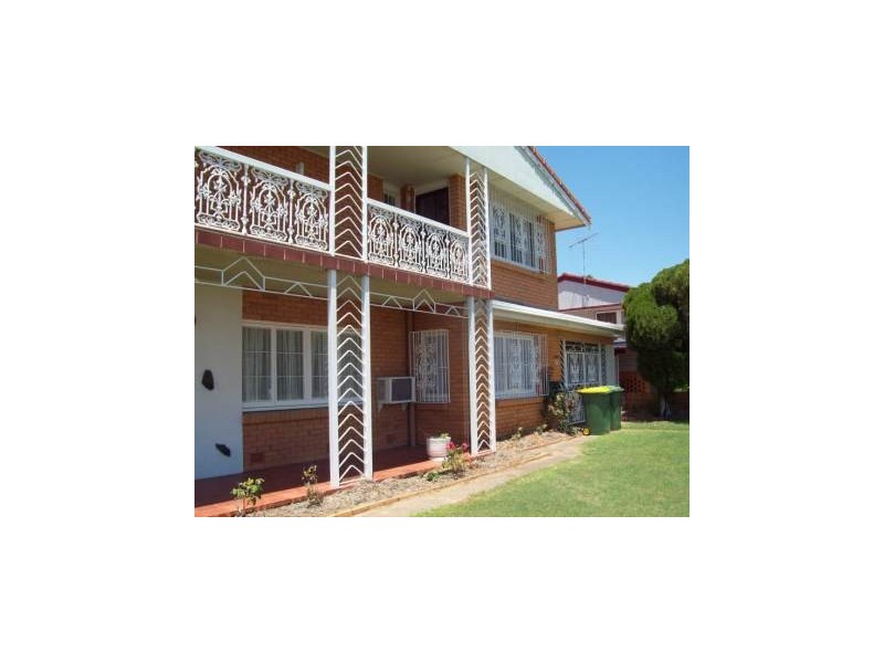 23 Lloyd George St, Eastern Heights QLD 4305